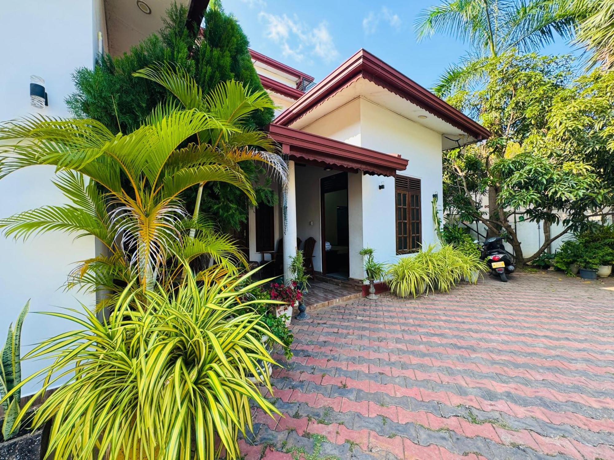 Aa Inn Trincomalee Rum bild