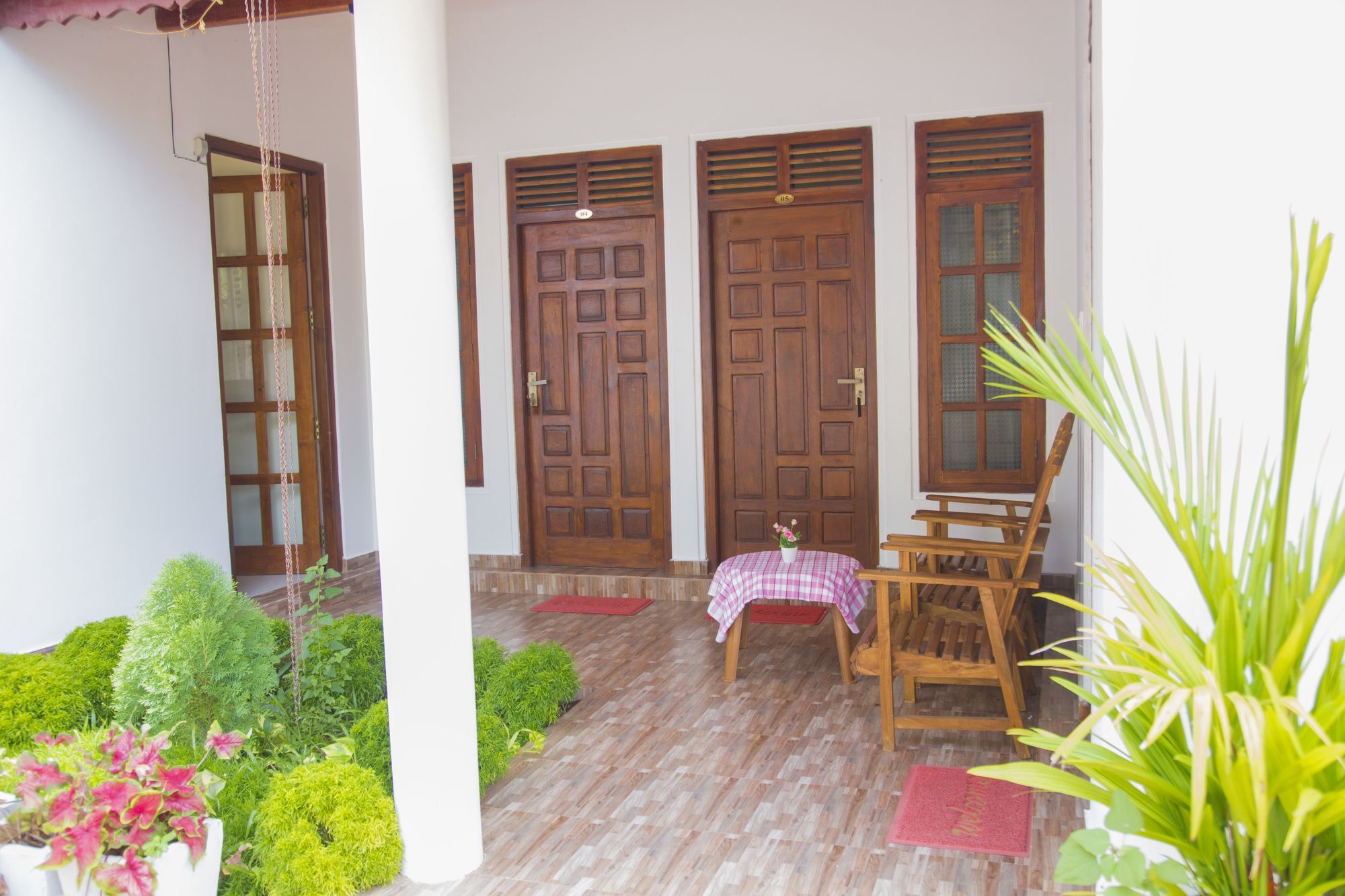 Aa Inn Trincomalee Exteriör bild